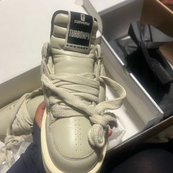 Rick Owens converses