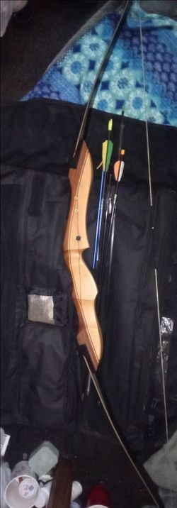 Mandarin Duck Takedown Bow w/case and arrows