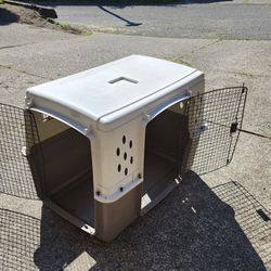 DOG KENNEL/carrier Airline Approved. 40x27x29