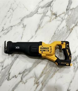 En venta DeWalt 20V XR Brushless Reciprocating Saw