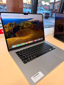 Macbook Air 15 M3 24GB RAM 512GB