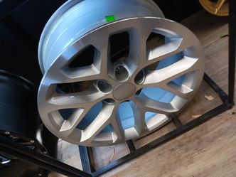 20x9 silver Rims 6 Lug 6x139 on New tires 275 55 20