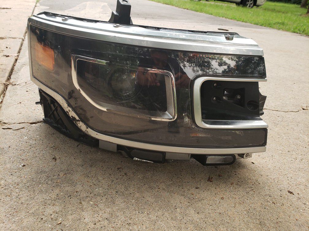 2017 ford flex PASSANGER side Headlight OEM only for parts