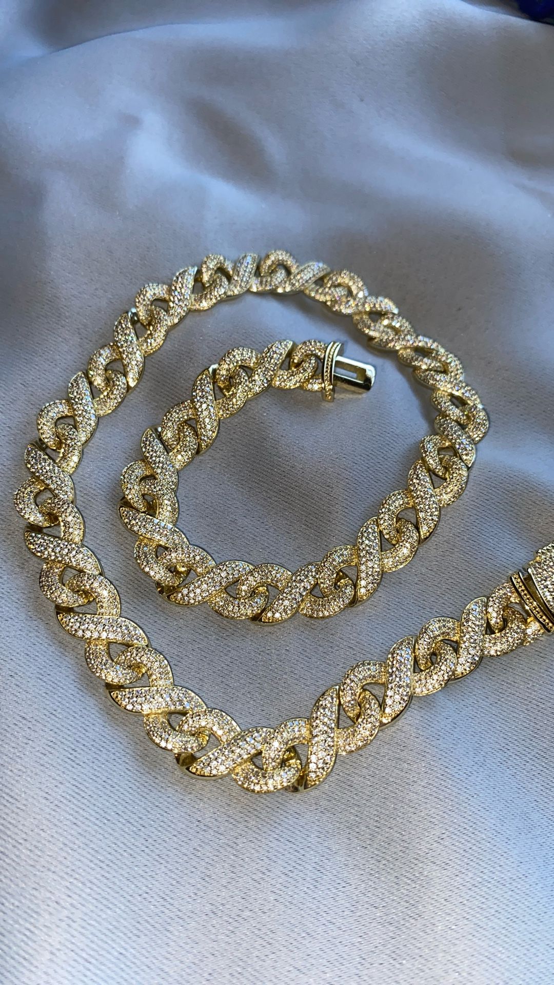 12mm Infinity Necklace in Yellow Gold