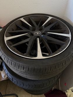 2018 Toyota Camry wheels