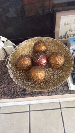 Decorative ornamental large bowl with ornamental fears spears Decorative ornamental large.            N bowl  with ornamental spears