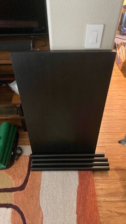 Black linnmon IKEA table