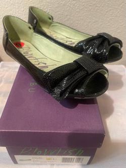 NIB Blowfish Patent Black Open Toed Flats, Size 6