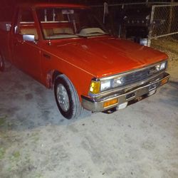 1986 Nissan Pickup D21 2.4  it has Power scaring power break and AC  yes it Work good Run good  $2500  