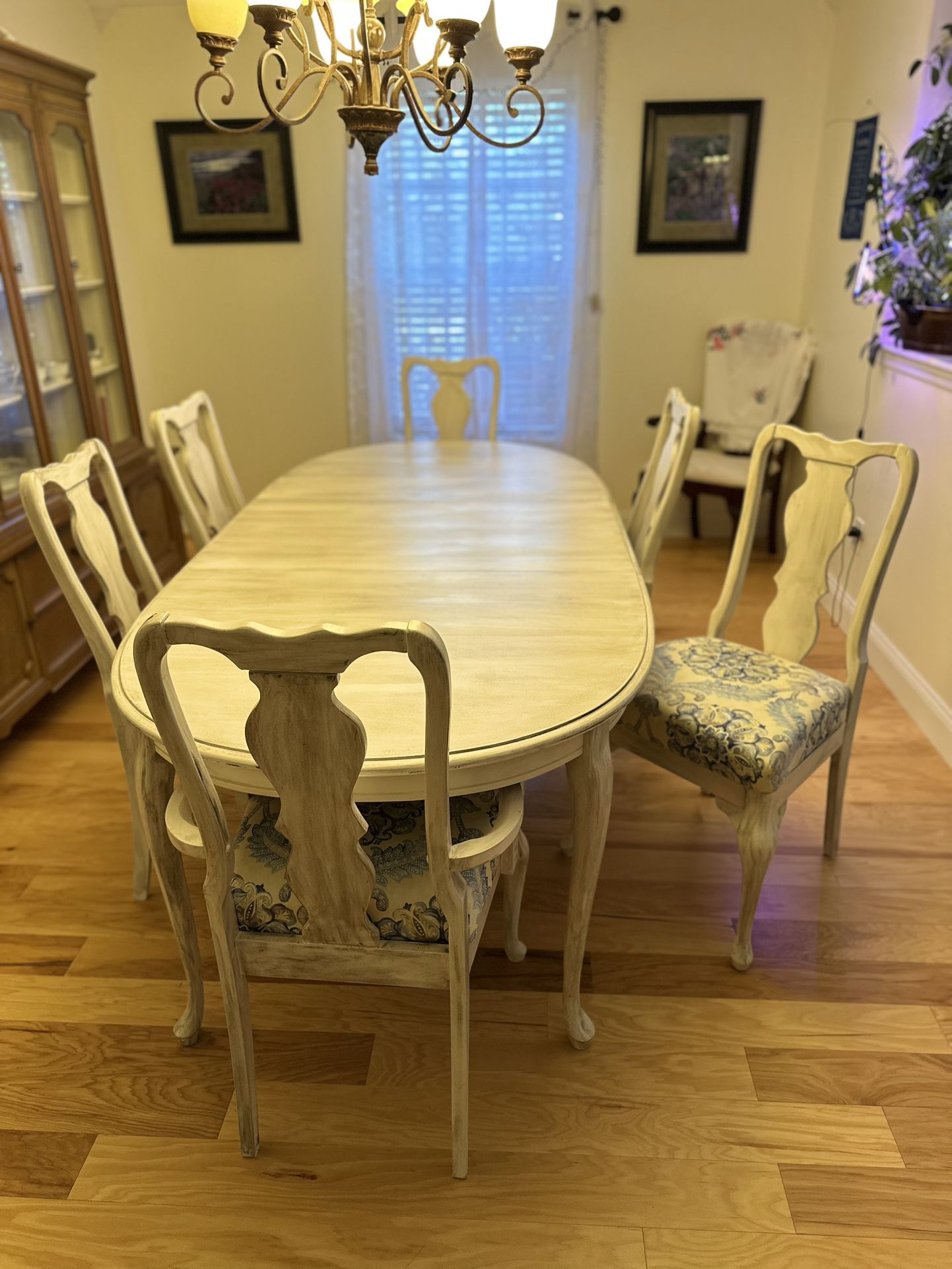 • Charming French Country Dining Table Set – Seats 6 – Beautifully Refinished