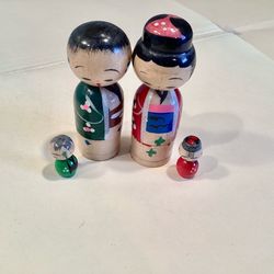 Early 1960s Japanese Kokeshi Wooden Nesting Dolls Hand-Painted Nodding Set Family