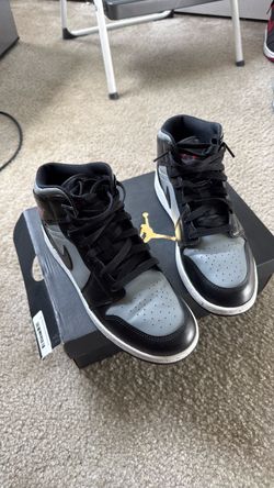 Air Jordan 1 Mid size 7Y