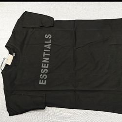 Fear of God Essentials Black Tee Size M