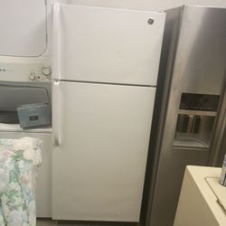 GE Refrigerator 