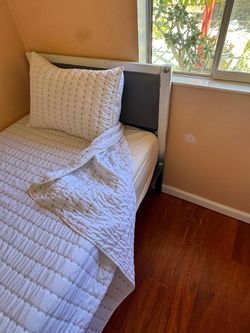 FREE: 2 Twin Beds w/ Mattresses, Pillows & Covers - Pickup Fri 9AM