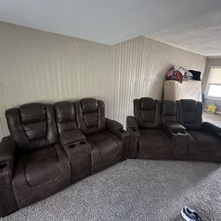 Leather couch w Speaker Center Piece