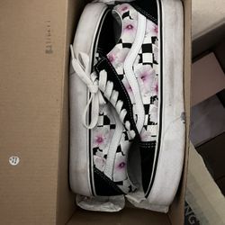 Old Skool Vans Size W7.5