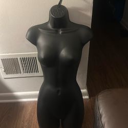 Woman Mannequins For Store Fronts