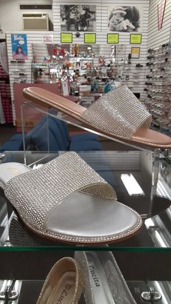 Women's shoes located at Zapateria Mexico Shoes
