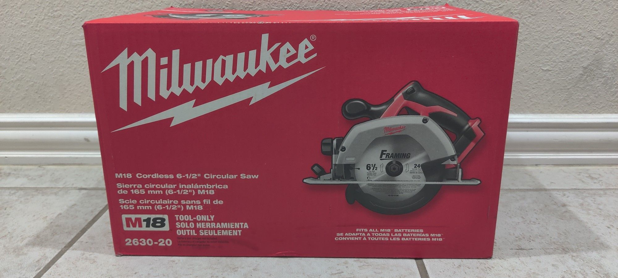 Milwaukee NO BATTERY M18 18V 6-1/2in Circular Saw - New