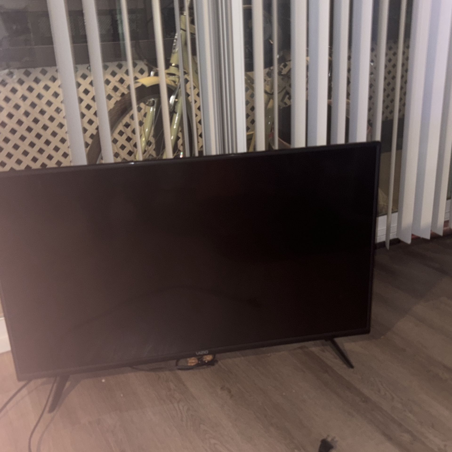 32” Smart Tv With Remote And Power Cord
