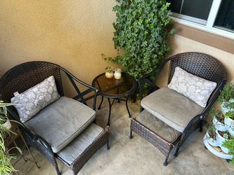 Outdoor patio set w/ cushions