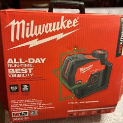 Milwaukee M12 Green Laser Kit - Cross Line & Plumb Points