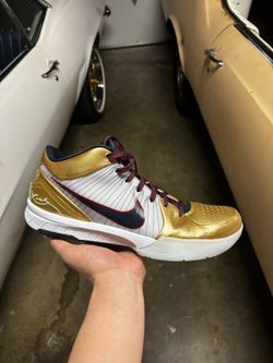 Kobe 4 Protro  ‘Gold Medal’ 