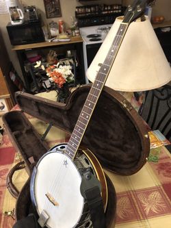 Epiphone Banjo w/hard shell case