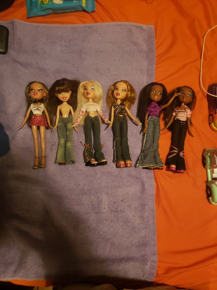 Bratz Dolls Lot Of 6 