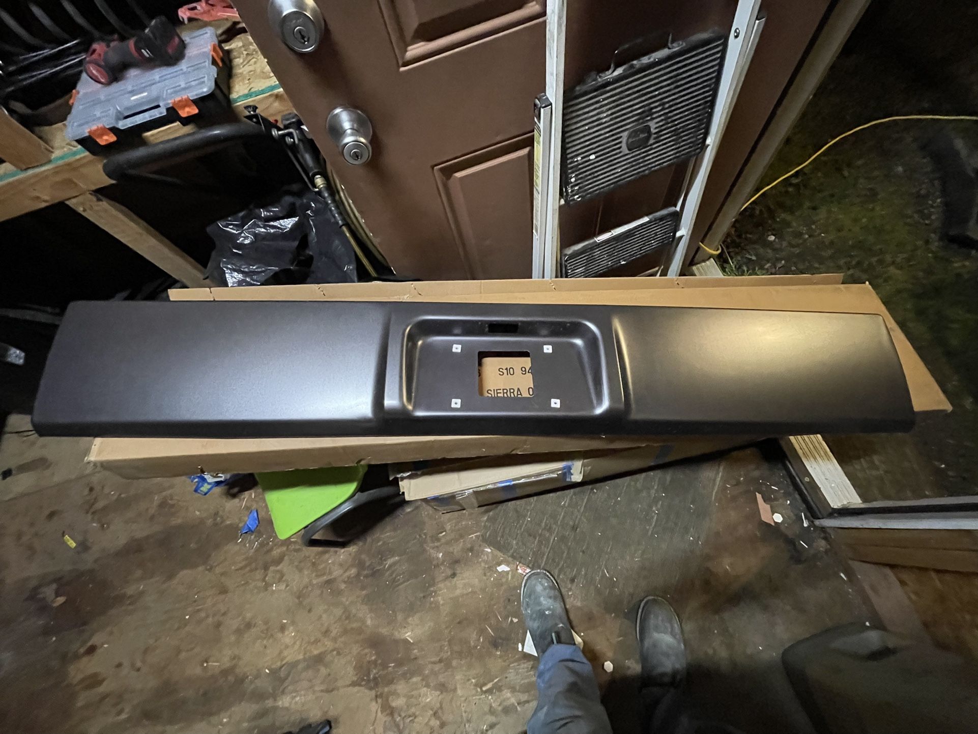 02-08 Dodge Ram Roll Pan