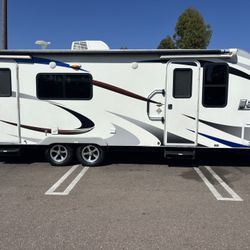 2015 Lance 2285