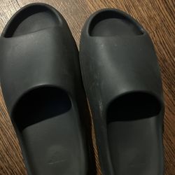 Yeezy Slide Onyx Size 12