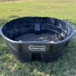 Rubbermaid 300 Gallon Stock Tank