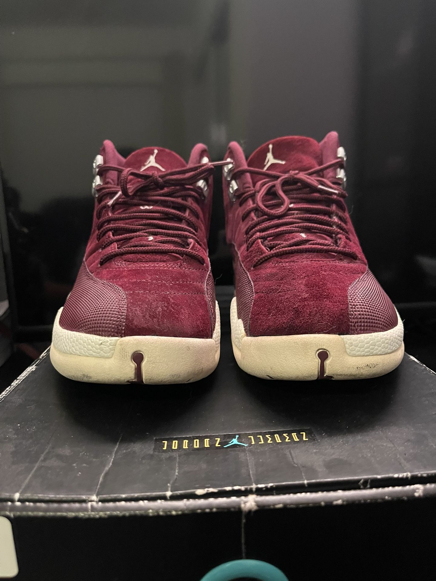 PER-OWNED WITH OG BOX!!! Air Jordan 12 Retro \