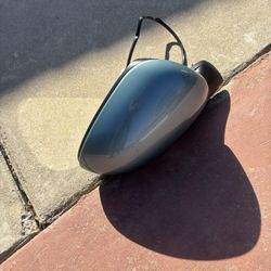 PASSENGER SIDE MIRROR 2015 TOYOTA PRIUS 3ERA GENERACIÓN  1.8 ( TAIL GREEN) COLOR.