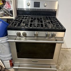 FRIGIDAIRE GALLERY  PROFESSIONAL GAS STOVE STAINLESS STEEL 5 BURNERS ESTUFA DE GAS MUY BUENA 