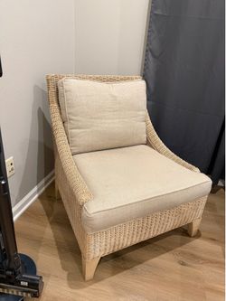 Rattan lounge chair