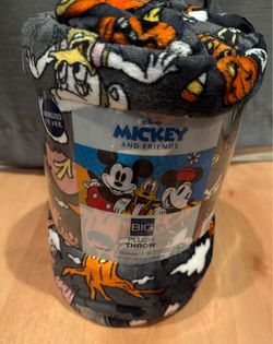 New Disney Mickey & Friends 🎃The Big One Throw Blanket Please Read Post Before Messaging
