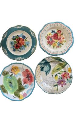Pioneer woman plate set of 4