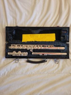 Very Nice Yamaha YFL221