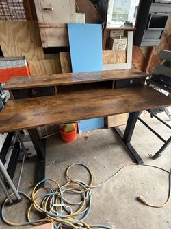 Standing desk