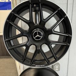 19in Matte Black With Machined Lip Mercedes AMG Style Wheels