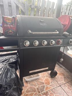 Dyna-Glo Black Gas Grill
