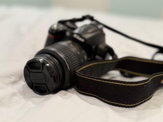 Nikon D5000 camera and accessories