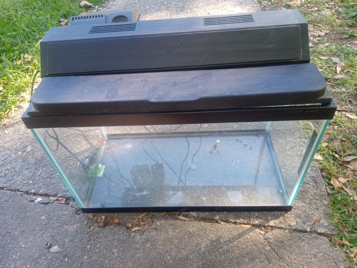 10 Gallon Fish Tank With Top 15.00