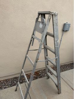 Folding 6ft Ladder