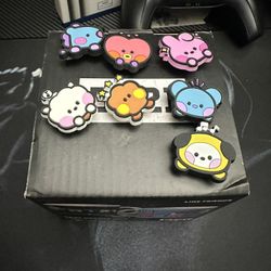 BTS heat Changing Mug And Croc Pins 