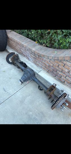 2023 Jeep Rubicon Dana 44 with 4.56 gears and locker only 12k miles on axle ( REAR )