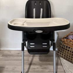 Playin And High chair 